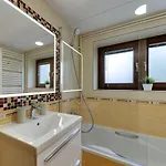 Gosciniec Skorusa By Interhome