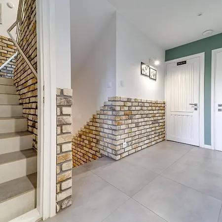 Gosciniec Skorusa By Interhome 木屋 *