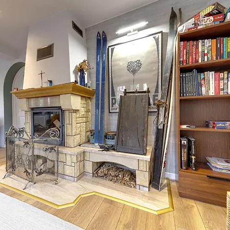 Gosciniec Skorusa By Interhome 木屋 *